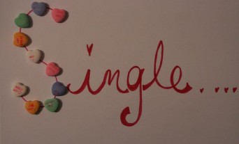 The word single with candy hearts
