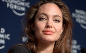 Angelina Jolie supports United Kingdom anti-rape effort in war zones