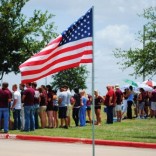 Texas A&M students form maroon wall to block Westboro Baptist Church