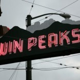 Twin Peaks Tavern neon sign