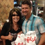 Sarah Palin shows support for Chick-Fil-A